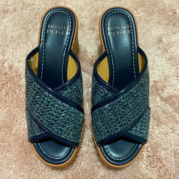 BRAND NEW - DONALD J PLINER Ideala Crisscross Wedge Platform Sandals ❤️❤️❤️ - Picture 1 of 9